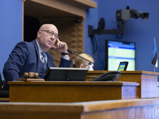 Riigikogu arutas olulise tähtsusega riikliku küsimusena kodanikuühiskonna arengut, demokraatia olukorda ning kollektiivsete pöördumiste rolli