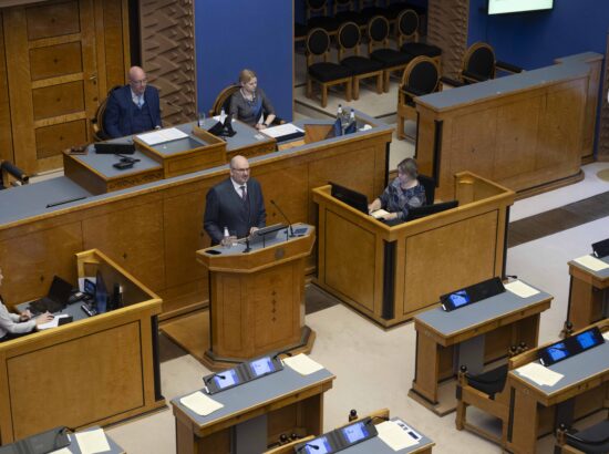 Riigikogu arutas olulise tähtsusega riikliku küsimusena kodanikuühiskonna arengut, demokraatia olukorda ning kollektiivsete pöördumiste rolli