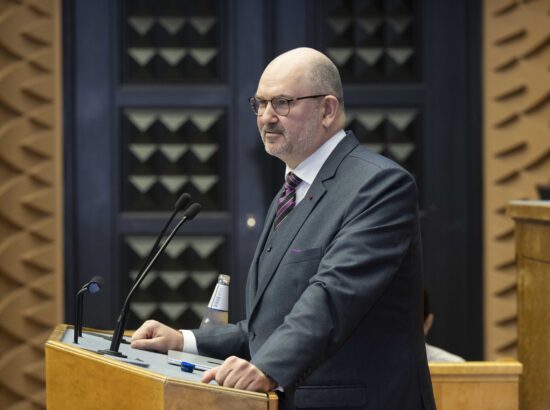 Riigikogu arutas olulise tähtsusega riikliku küsimusena kodanikuühiskonna arengut, demokraatia olukorda ning kollektiivsete pöördumiste rolli