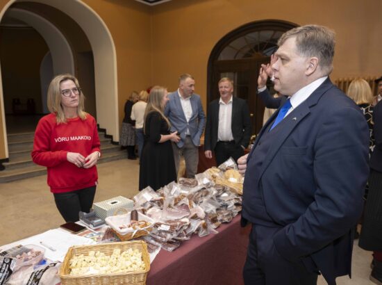 Võrumaa ja Setomaa käsitöö ja talutoodangu näitus