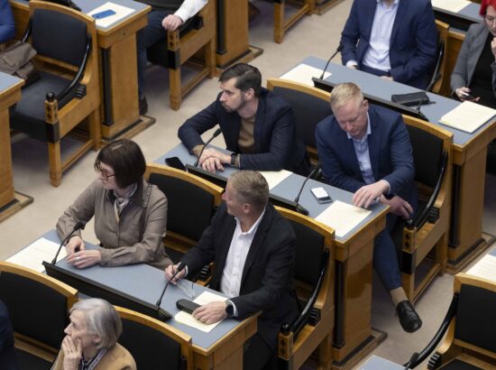 Kalle Grünthalilt saadikupuutumatuse võtmine