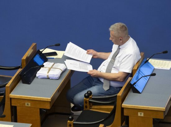 Kalle Grünthalilt saadikupuutumatuse võtmine