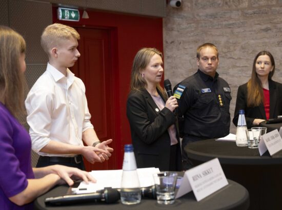 Seminar sotsiaalmeedia mõjust lastele