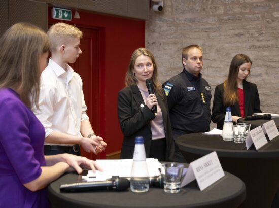 Seminar sotsiaalmeedia mõjust lastele