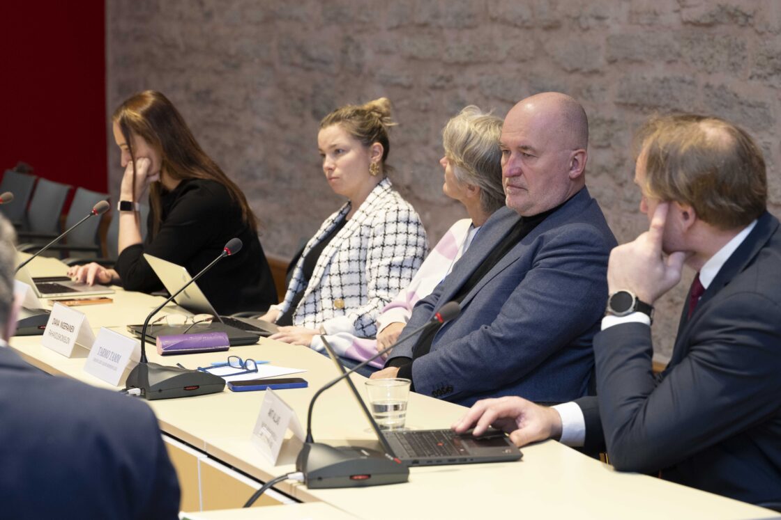 Euroopa Kontrollikoja liige Keit Pentus-Rosimannus andis Euroopa Liidu asjade komisjonile, rahanduskomisjonile ja riigieelarve kontrolli erikomisjonile avalikul istungil ülevaate Euroopa Liidu eelarve täitmisest ja raha kasutamisest 2024. aastal.