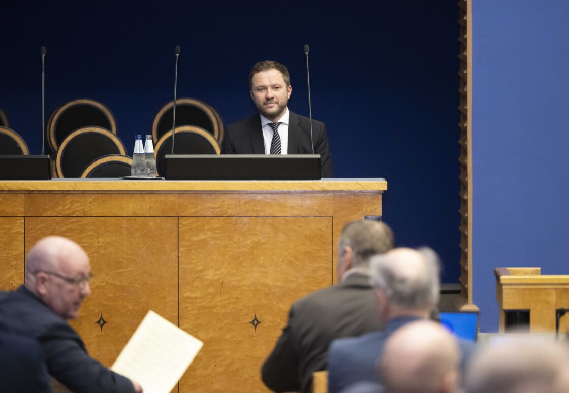 Välispoliitika arutelu täiskogus