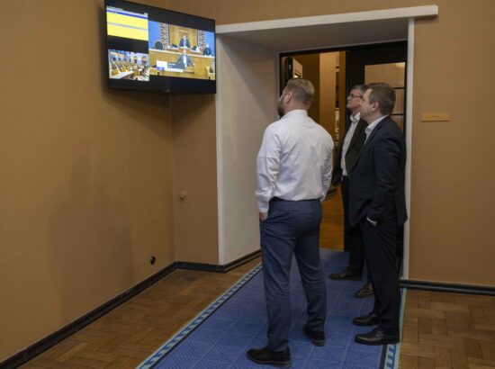 Umbusaldusavaldus haridus- ja teadusminister Kristina Kallasele