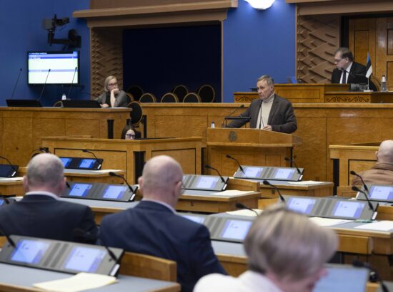 Umbusaldusavaldus haridus- ja teadusminister Kristina Kallasele