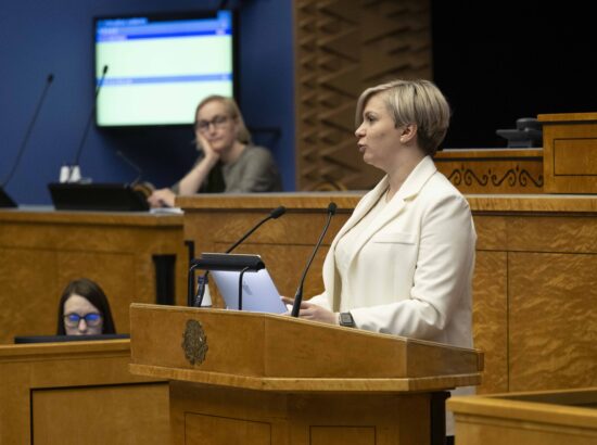 Umbusaldusavaldus haridus- ja teadusminister Kristina Kallasele