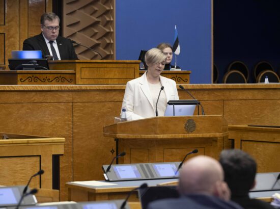 Umbusaldusavaldus haridus- ja teadusminister Kristina Kallasele