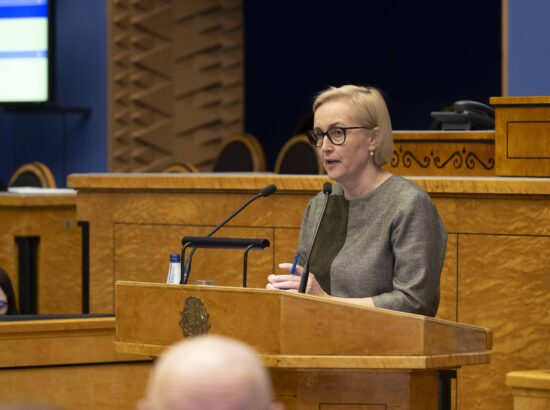 Umbusaldusavaldus haridus- ja teadusminister Kristina Kallasele