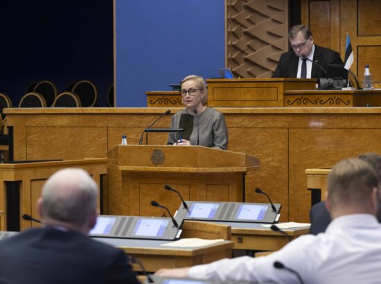 Umbusaldusavaldus haridus- ja teadusminister Kristina Kallasele