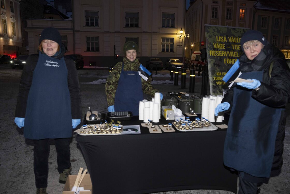 Eesti Vabariigi 108. aastapäeva tähistamine ja pidulik lipuheiskamistseremoonia Toompeal.