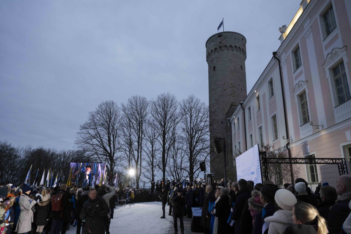Eesti Vabariigi 108. aastapäeva tähistamine ja pidulik lipuheiskamistseremoonia Toompeal.