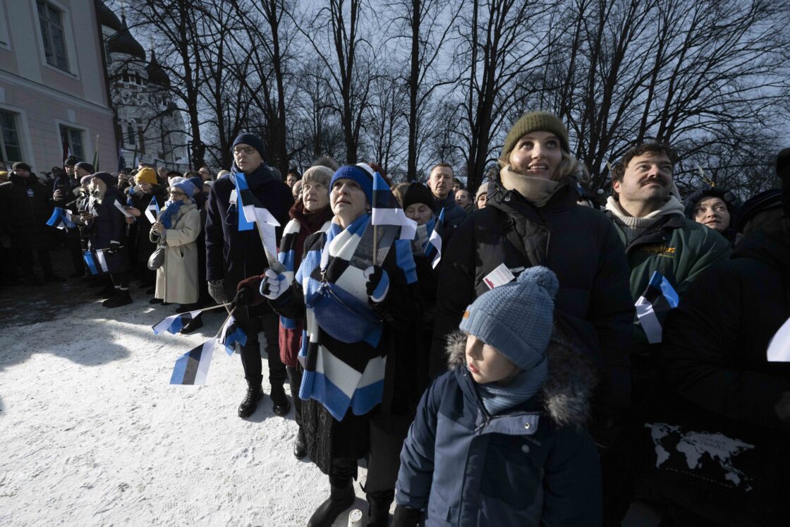 Eesti Vabariigi 108. aastapäeva tähistamine ja pidulik lipuheiskamistseremoonia Toompeal.