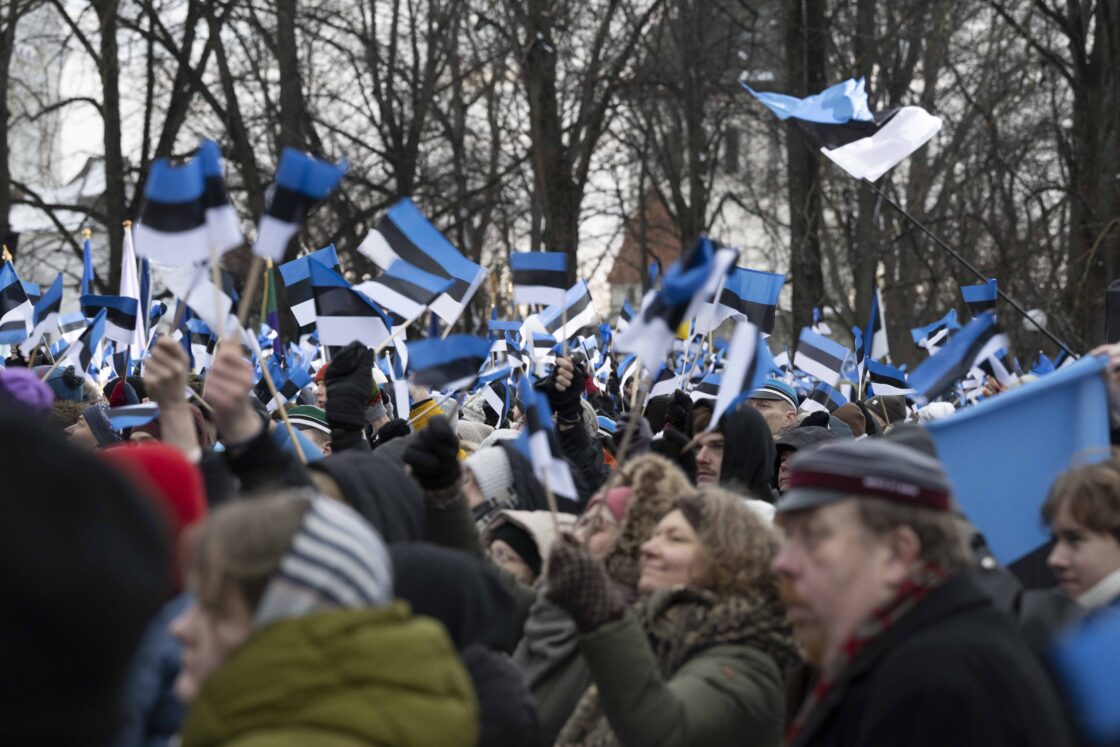 Eesti Vabariigi 108. aastapäeva tähistamine ja pidulik lipuheiskamistseremoonia Toompeal.