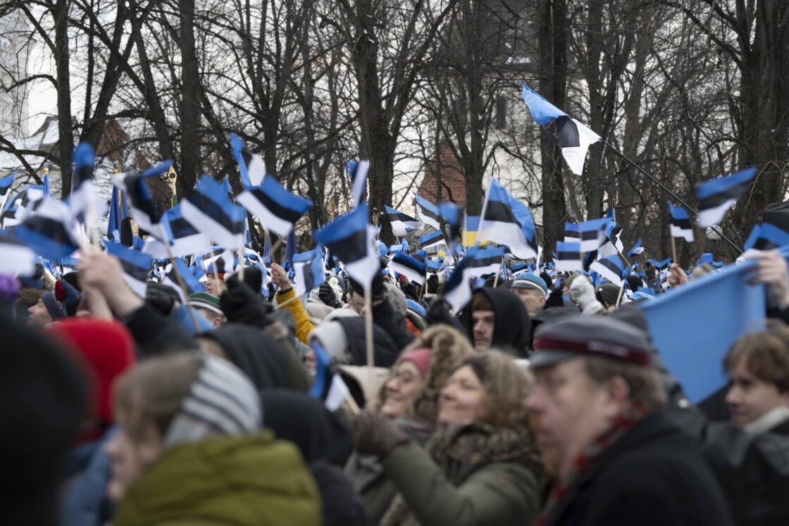 Eesti Vabariigi 108. aastapäeva tähistamine ja pidulik lipuheiskamistseremoonia Toompeal.