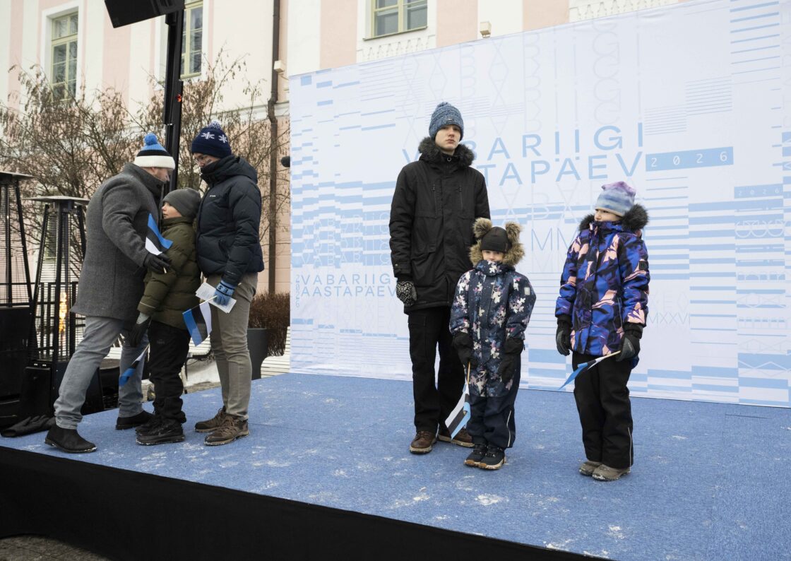 Eesti Vabariigi 108. aastapäeva tähistamine ja pidulik lipuheiskamistseremoonia Toompeal.