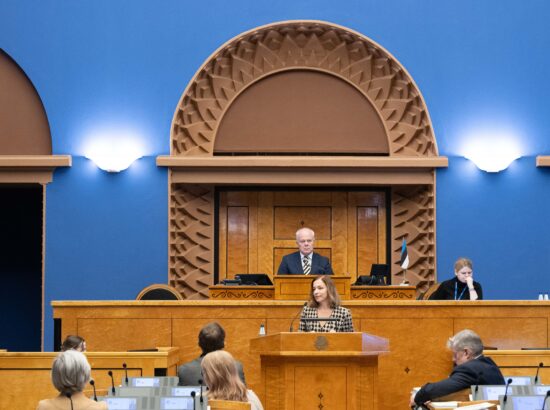 Eesti inimarengu aruande arutelu Riigikogu täiskogus