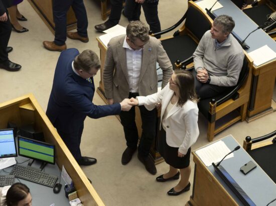 Riigikogu juhatuse valimised. Esimeheks valiti taas Lauri Hussar.