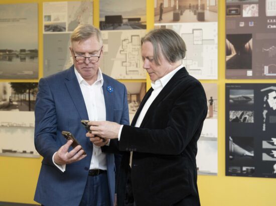 Toompea lossi 3. korruse näitusesaalis on alates 14. aprillist avatud arhitektuurinäitus „Algused“. Näituse avamine.