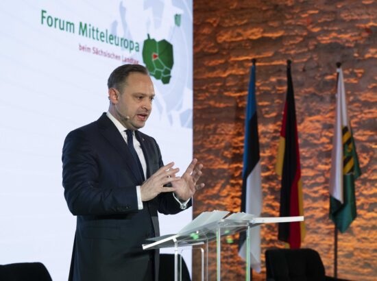 Kesk-Euroopa foorum Riigikogu konverentsisaalis