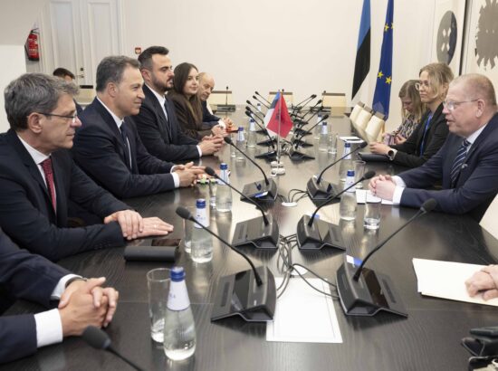 Euroopa Liidu asjade komisjoni esimees Peeter Tali kohtus Albaania parlamendi esimehe Niko Peleshiga