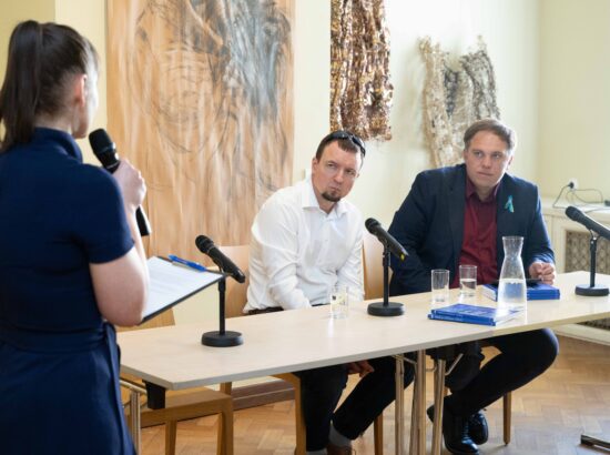 Riigikogu Toimetiste 53. number keskendub andmetele.