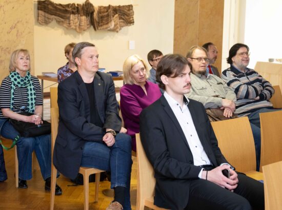 Riigikogu Toimetiste 53. number keskendub andmetele.