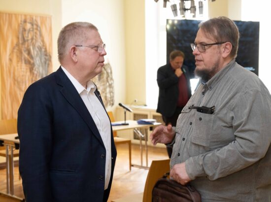 Riigikogu Toimetiste 53. number keskendub andmetele.