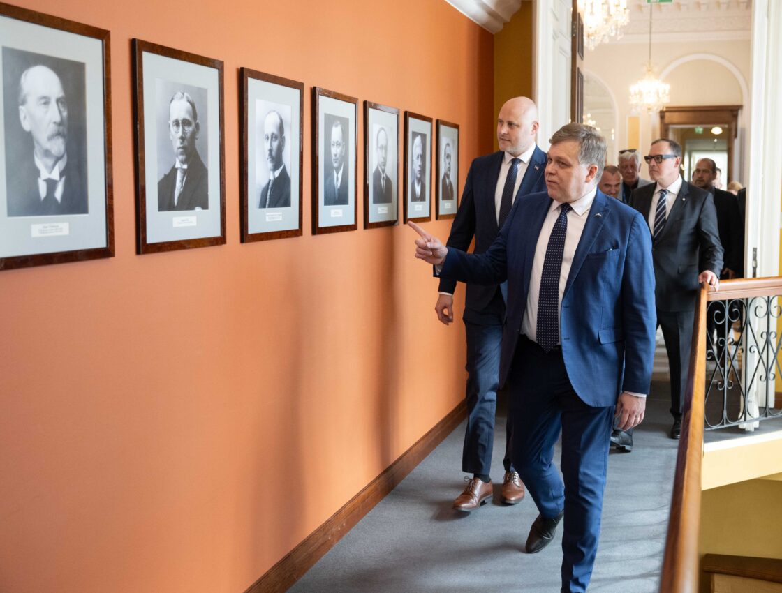 Riigikogu esimees Lauri Hussar, Balti Assamblee president Timo Suslov ja Eesti-Läti parlamendirühma esimees Peeter Tali kohtusid Läti peaministri Andris Kulbergsiga.