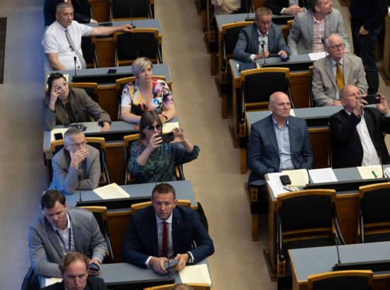 Täiskogu istung 10. juunil