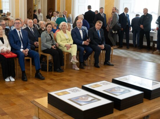 Iseseisvuse taastamise aastapäevale pühendatud margi esitlus