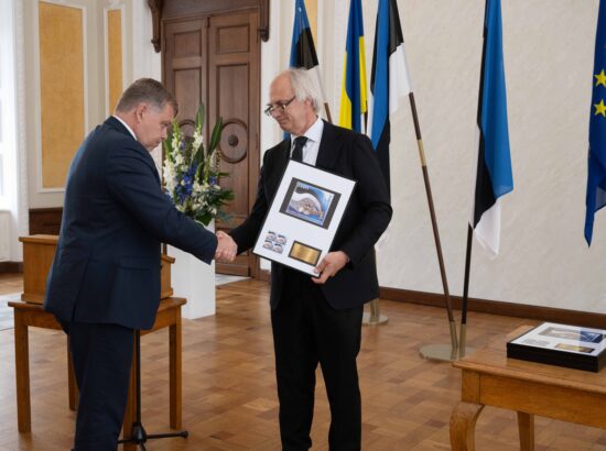 Iseseisvuse taastamise aastapäevale pühendatud margi esitlus