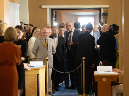 Vabariigi Presidendi valimise I voor - valimiskasti läheduses